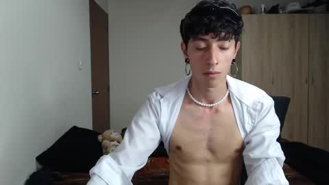 Snapshot of boy_fox_guys chatting on February 19, 3:06 am Boy Astro online show from February 19, 3:06 am