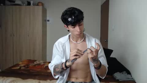 Snapshot of boy_fox_guys chatting on February 22, 12:49 am Boy Astro online show from February 22, 12:49 am