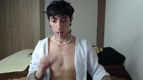 Snapshot of boy_fox_guys chatting on February 28, 4:10 am Boy Astro online show from February 28, 4:10 am