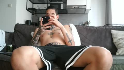 boy_master5 online show from June 5, 6:20 am