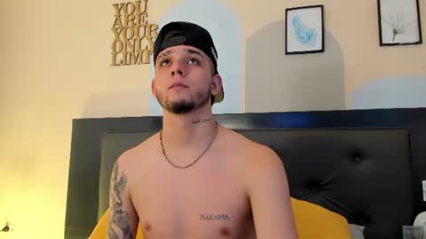 Snapshot of boy_mathew chatting on July 17, 11:28 am Mathew online show from July 17, 11:28 am
