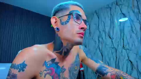 boy_tatto77 online show from January 8, 6:10 pm