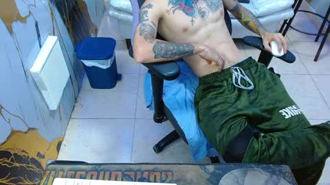 boy_tatto77 online show from May 15, 11:50 am