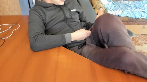 Snapshot of boyapollon chatting on November 19, 10:37 am BoyApollon online show from November 19, 10:37 am