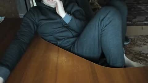 Snapshot of boyapollon chatting on December 5, 10:35 am BoyApollon online show from December 5, 10:35 am