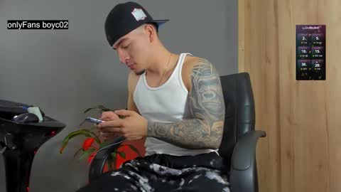 boyc02_ online show from December 3, 11:44 am