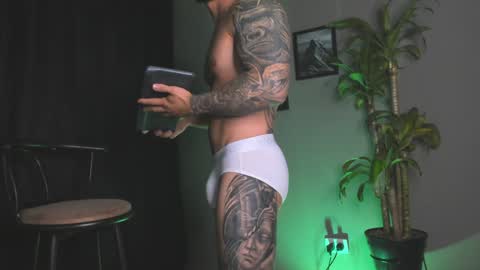 boyc02_ online show from December 14, 11:12 pm