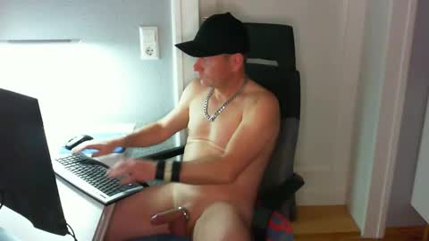 Julian online show from December 19, 9:17 pm