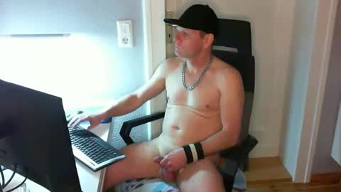 Julian online show from February 9, 4:29 pm