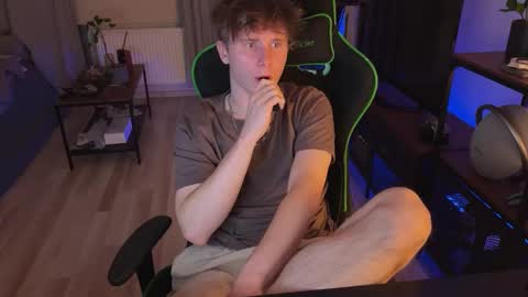 Eddie online show from February 21, 11:21 pm