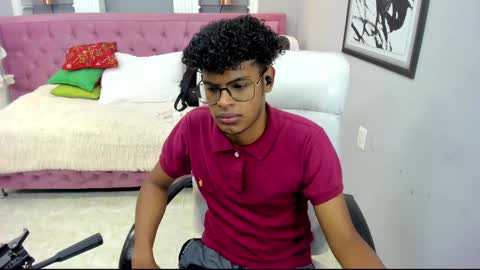 Snapshot of boylittle19cm chatting on October 8, 11:52 am Jackson online show from October 8, 11:52 am