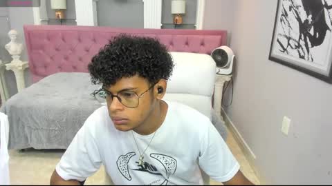 Snapshot of boylittle19cm chatting on October 9, 11:52 am Jackson online show from October 9, 11:52 am