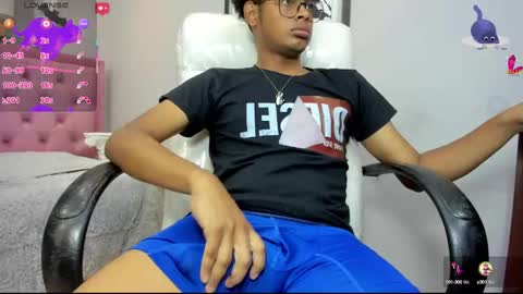 Snapshot of boylittle19cm chatting on October 17, 2:15 am Jackson online show from October 17, 2:15 am