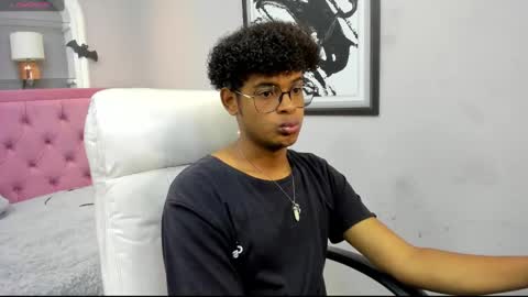 Snapshot of boylittle19cm chatting on October 19, 12:39 pm Jackson online show from October 19, 12:39 pm