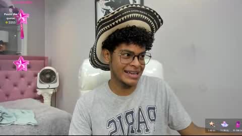 Snapshot of boylittle19cm chatting on October 23, 12:37 pm Jackson online show from October 23, 12:37 pm