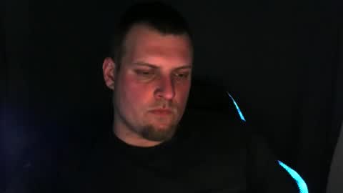 Snapshot of boynextdoooooor chatting on April 20, 9:05 pm boynextdoooooor online show from April 20, 9:05 pm