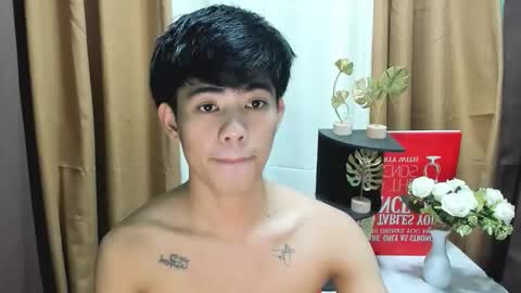 Snapshot of boynextdoor4ux chatting on October 9, 12:47 pm HI IM JAMES DONT FORGET GIVE ME THUMBS UP AND JOIN TO MY FANCLUB online show from October 9, 12:47 pm