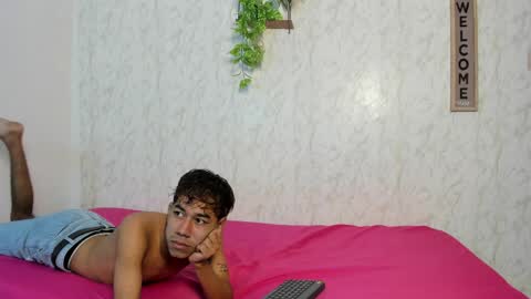 ALEX - TAYLER  -MIKE online show from March 28, 1:27 am