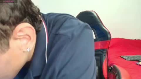 Snapshot of boyshots6331 chatting on February 15, 5:26 am boyshots6331 online show from February 15, 5:26 am