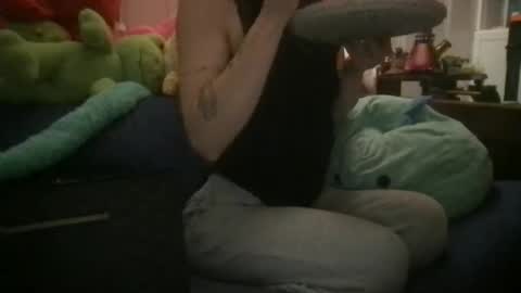 Snapshot of boywithbug chatting on February 4, 12:19 am boywithbug online show from February 4, 12:19 am