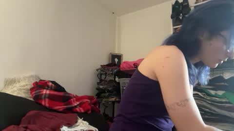 boywithbug online show from February 20, 3:56 pm