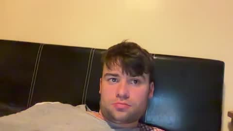 Snapshot of bozolunisz chatting on June 29, 8:31 pm Jeff online show from June 29, 8:31 pm