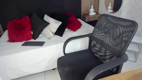 Snapshot of brad1_ chatting on December 6, 1:29 am instagramBrad mayers1twittermayersbrad online show from December 6, 1:29 am