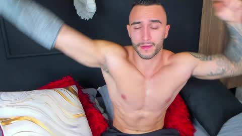 Snapshot of brad1_ chatting on December 21, 1:58 am instagramBrad mayers1twittermayersbrad online show from December 21, 1:58 am