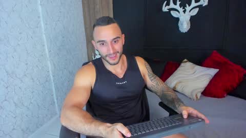 Snapshot of brad1_ chatting on December 23, 10:55 pm instagramBrad mayers1twittermayersbrad online show from December 23, 10:55 pm