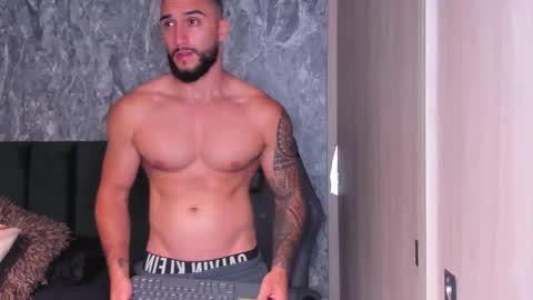 Snapshot of brad1_ chatting on November 10, 2:32 am instagramBrad mayers1twittermayersbrad online show from November 10, 2:32 am