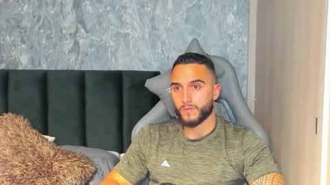 Snapshot of brad1_ chatting on January 6, 12:25 am instagramBrad mayers1twittermayersbrad online show from January 6, 12:25 am