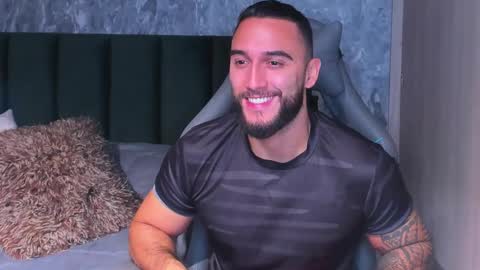 Snapshot of brad1_ chatting on January 10, 11:09 pm instagramBrad mayers1twittermayersbrad online show from January 10, 11:09 pm