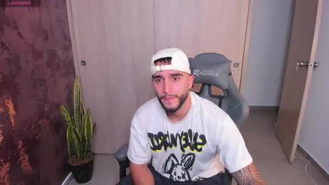 Snapshot of brad1_ chatting on February 9, 2:15 am instagramBrad mayers1twittermayersbrad online show from February 9, 2:15 am