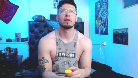 Snapshot of brad_hot_boy chatting on December 5, 3:37 am brad hot boy online show from December 5, 3:37 am