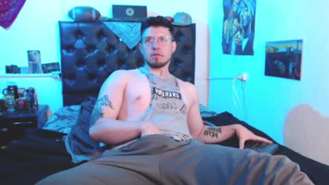 Snapshot of brad_hot_boy chatting on December 10, 4:06 pm brad hot boy online show from December 10, 4:06 pm