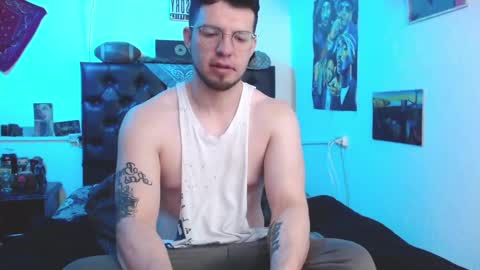 Snapshot of brad_hot_boy chatting on December 16, 3:32 pm brad hot boy online show from December 16, 3:32 pm