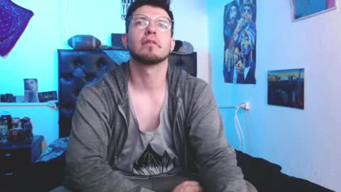 Snapshot of brad_hot_boy chatting on December 18, 3:15 am brad hot boy online show from December 18, 3:15 am