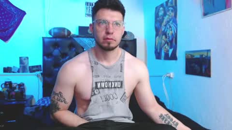 Snapshot of brad_hot_boy chatting on January 3, 3:33 pm brad hot boy online show from January 3, 3:33 pm