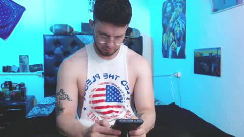 Snapshot of brad_hot_boy chatting on January 6, 3:40 pm brad hot boy online show from January 6, 3:40 pm