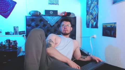 Snapshot of brad_hot_boy chatting on January 25, 6:35 pm brad hot boy online show from January 25, 6:35 pm