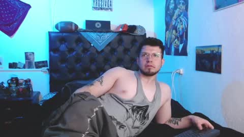 Snapshot of brad_hot_boy chatting on February 13, 7:10 pm brad hot boy online show from February 13, 7:10 pm