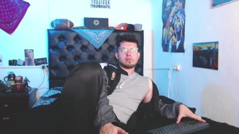 Snapshot of brad_hot_boy chatting on March 6, 6:59 pm brad hot boy online show from March 6, 6:59 pm