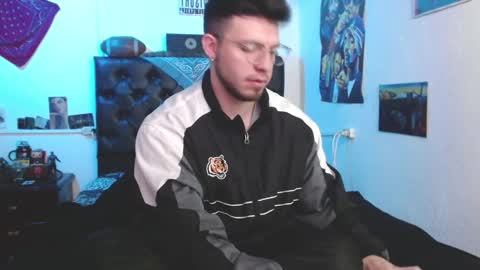 Snapshot of brad_hot_boy chatting on March 8, 4:17 pm brad hot boy online show from March 8, 4:17 pm