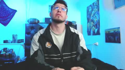 brad hot boy online show from September 30, 2:16 am