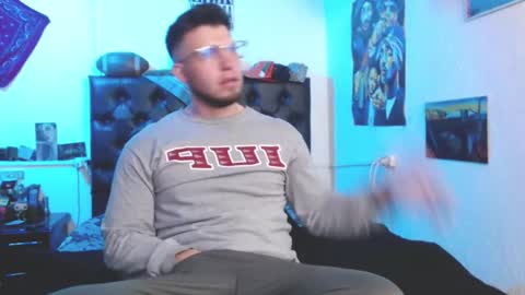 brad hot boy online show from November 4, 4:00 am