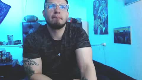 Snapshot of brad_hot_boy chatting on June 18, 4:00 pm brad hot boy online show from June 18, 4:00 pm