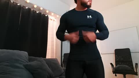 Bradley Martinez online show from December 24, 7:22 pm