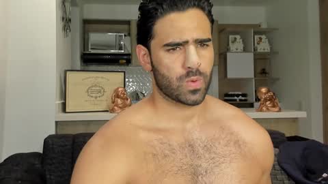 bradleymartin7 online show from January 13, 3:56 am