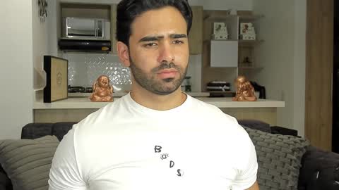 bradleymartin7 online show from January 16, 12:55 am