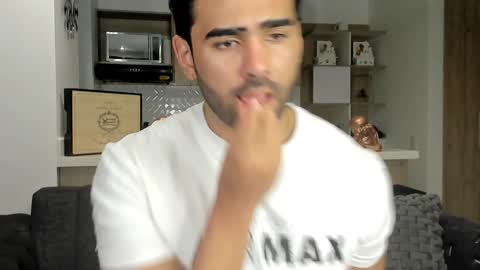 bradleymartin7 online show from January 24, 1:13 am